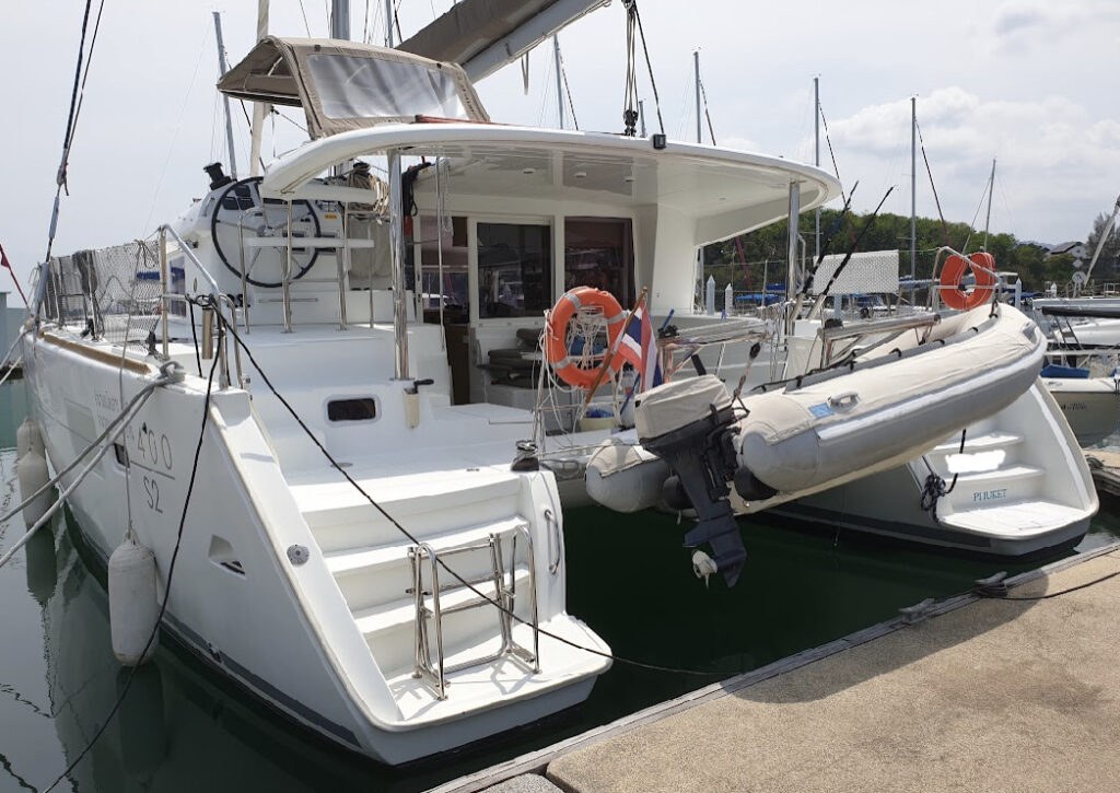 4 bedroom catamaran for rent